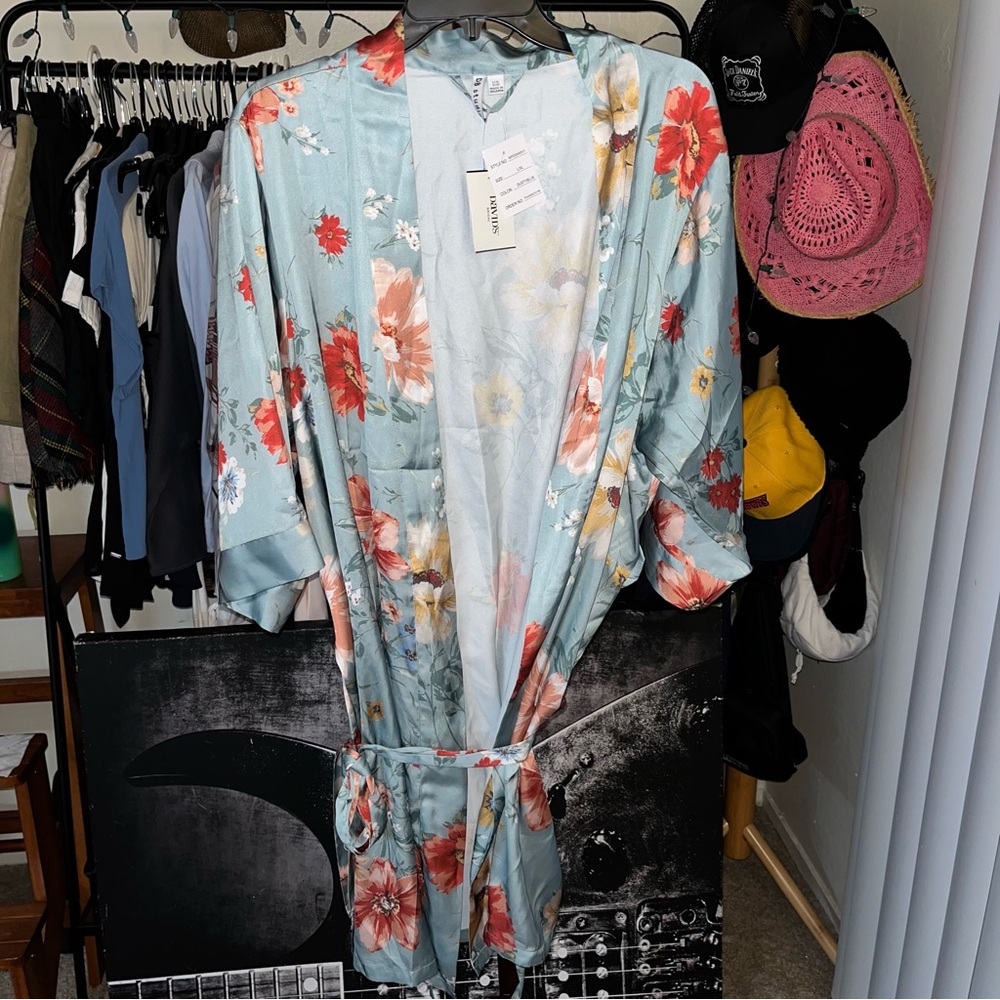 NWT Satin Robe - Picture 3 of 7